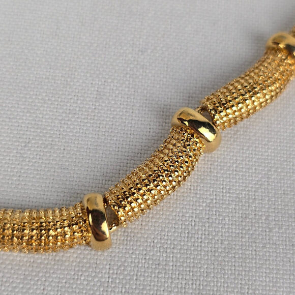Vintage Avon Gold Tone Textured Chain Link Necklace - Picture 3 of 6